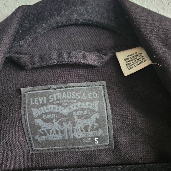 Levi's black denim jacket - Picture 3 of 3